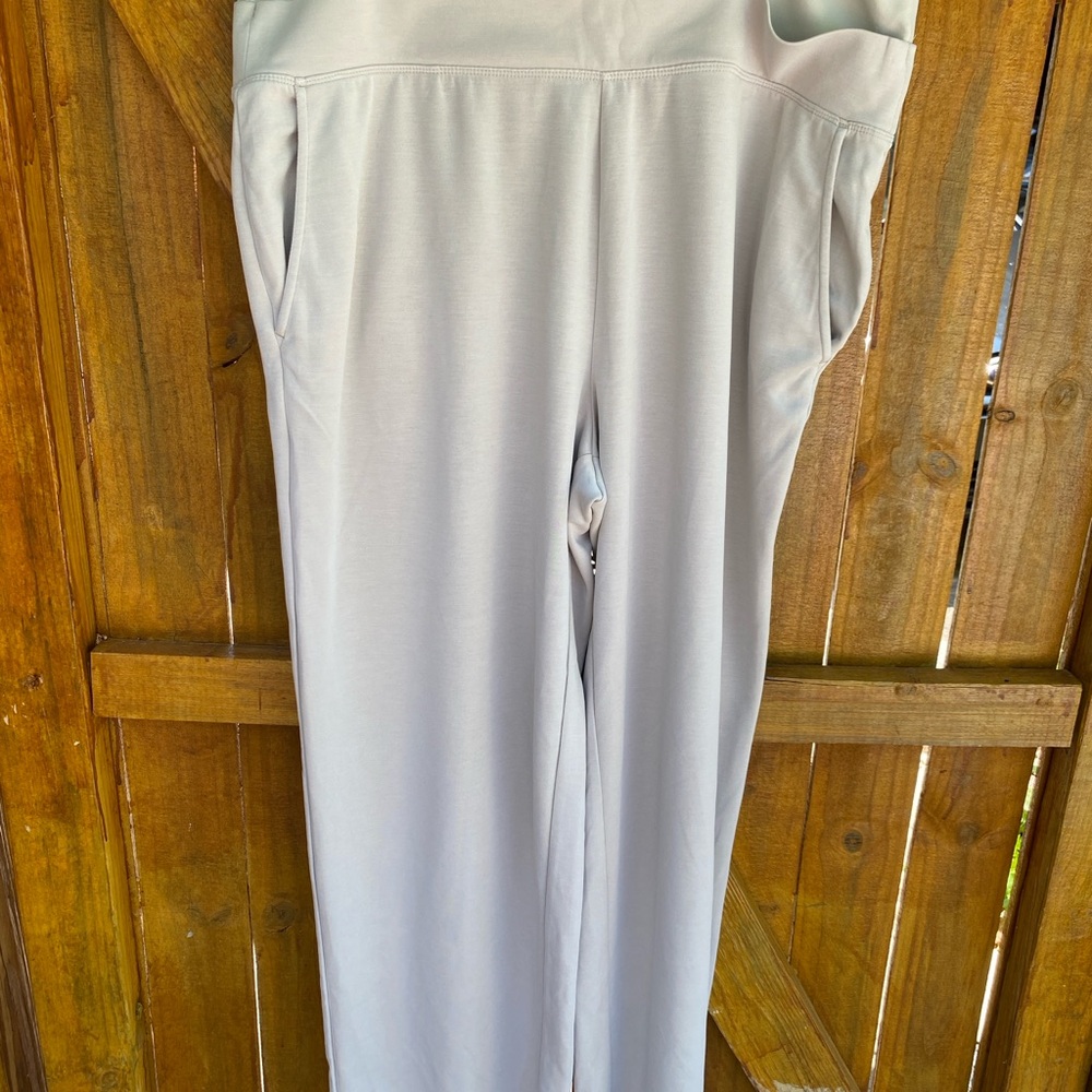 Athleta Size 1x Dove Gray Relaxed Fit Wide Leg Trousers